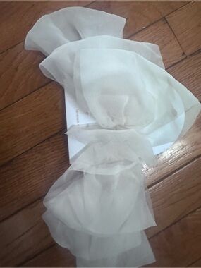 NWT Solar Eclipse Handmade Sheer Ivory Bow Hairclip
